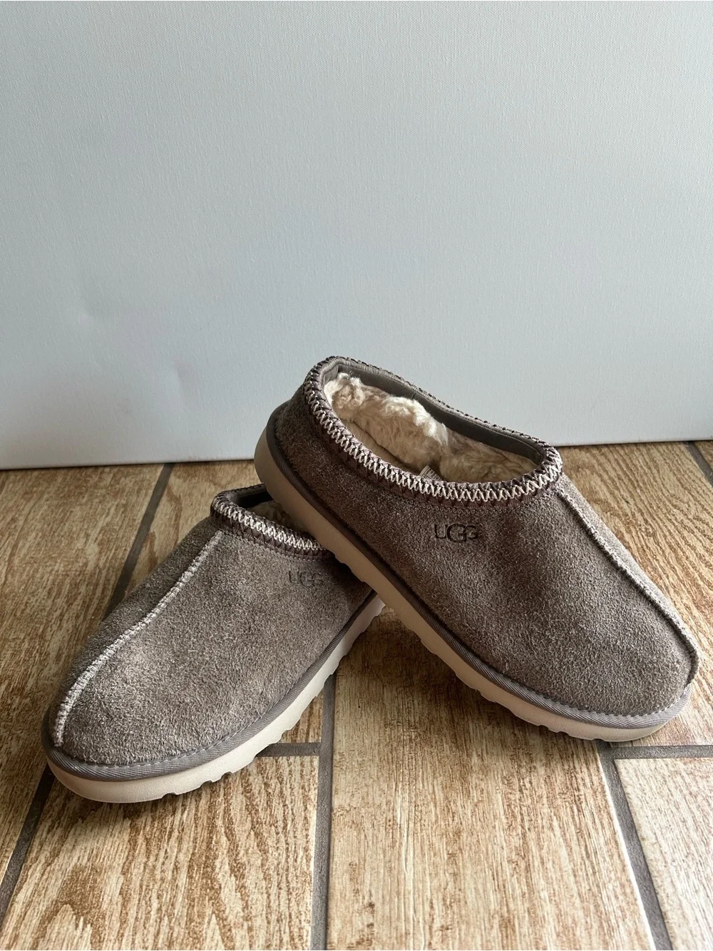 UGG Tasman Shaggy Suede Men’s Slip On Slipper Sheepskin Size 10 Smoke Plume Gray